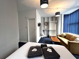 Central Cove Guesthouse