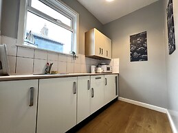 Central Cove Guesthouse