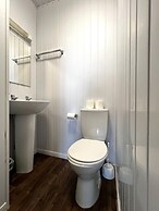 Central Cove Guesthouse