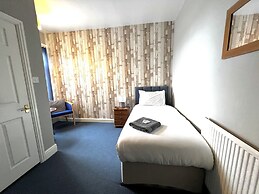 Central Cove Guesthouse