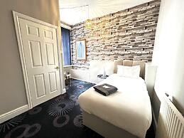 Central Cove Guesthouse