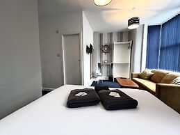 Central Cove Guesthouse