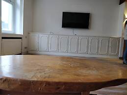 AVI City Burgplatz Apartments