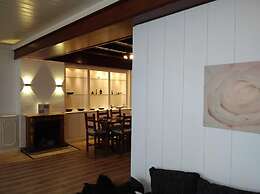 AVI City Burgplatz Apartments