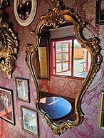 Grand Circus Hotel