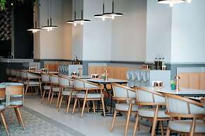 Empula Hotel & Residences