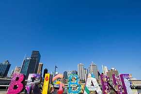 Fortitude Valley 2bed Parking Pool Showground Qfv010