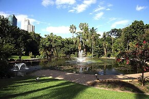 SKY Heart of BNE City 2bed APT Pool& Gym Qbn222-18