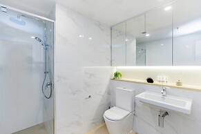 SKY Heart of BNE City 2bed APT Pool& Gym Qbn222-18