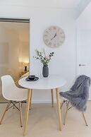 SKY Heart of BNE City 2bed APT Pool& Gym Qbn222-18