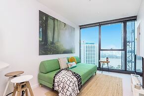 SKY Heart of BNE City 2bed APT Pool& Gym Qbn222-18