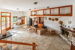 Grekis hotel & Apartments