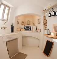 Art Villa Exogonia Santorini