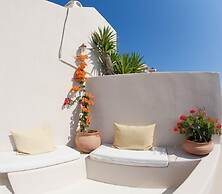 Art Villa Exogonia Santorini