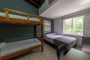 Living Hostal - Hostel