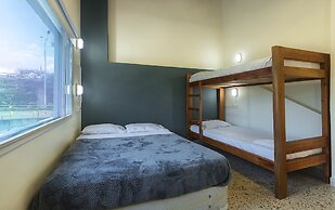 Living Hostal - Hostel