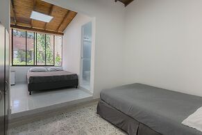 Living Hostal - Hostel