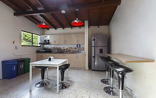 Living Hostal - Hostel