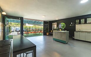 Living Hostal - Hostel