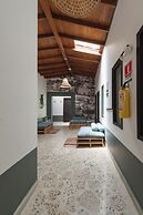 Living Hostal - Hostel