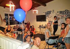 Living Hostal - Hostel