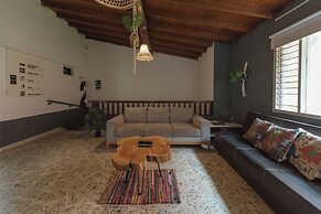 Living Hostal - Hostel