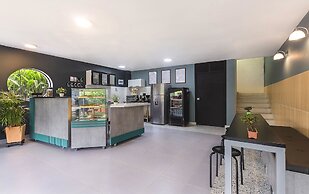 Living Hostal - Hostel