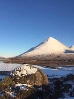 Coastal Cottage in Colbost - Perfect for Two