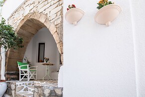 Arco Naxos Luxury Apartments