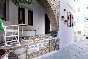 Arco Naxos Luxury Apartments