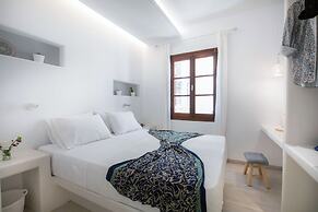 Arco Naxos Luxury Apartments