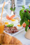 Arco Naxos Luxury Apartments