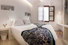 Arco Naxos Luxury Apartments