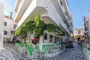 Arco Naxos Luxury Apartments