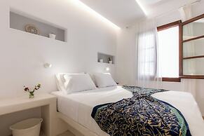 Arco Naxos Luxury Apartments