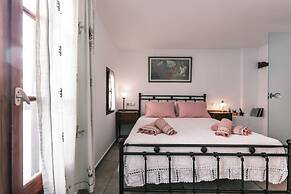 Arco Naxos Luxury Apartments