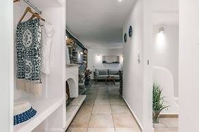 Arco Naxos Luxury Apartments