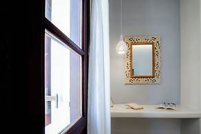 Arco Naxos Luxury Apartments