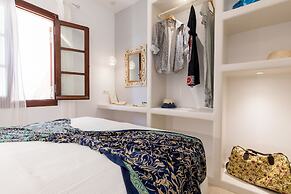 Arco Naxos Luxury Apartments