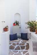Arco Naxos Luxury Apartments
