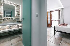 Arco Naxos Luxury Apartments