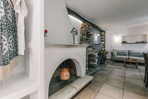 Arco Naxos Luxury Apartments