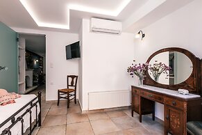 Arco Naxos Luxury Apartments