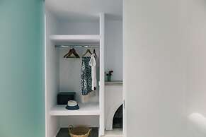 Arco Naxos Luxury Apartments