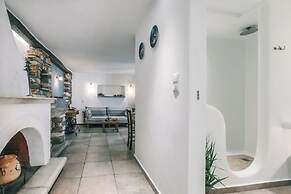 Arco Naxos Luxury Apartments