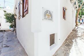 Arco Naxos Luxury Apartments