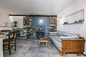 Arco Naxos Luxury Apartments