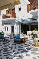 Arco Naxos Luxury Apartments