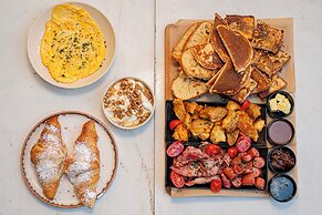 Arco Naxos Luxury Apartments