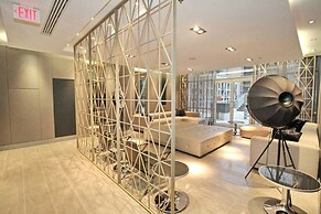 Executive 3Br in Entertainment District